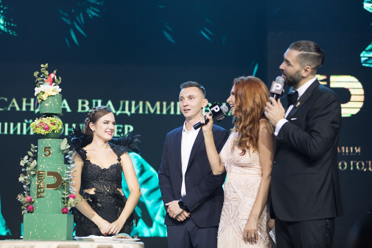 На фото: Яна Киреева, Никита Лобанов, Эвелина Бледанс, Александр Снегирев