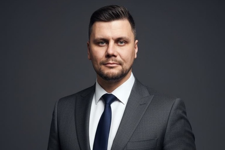 Антон Карабейников