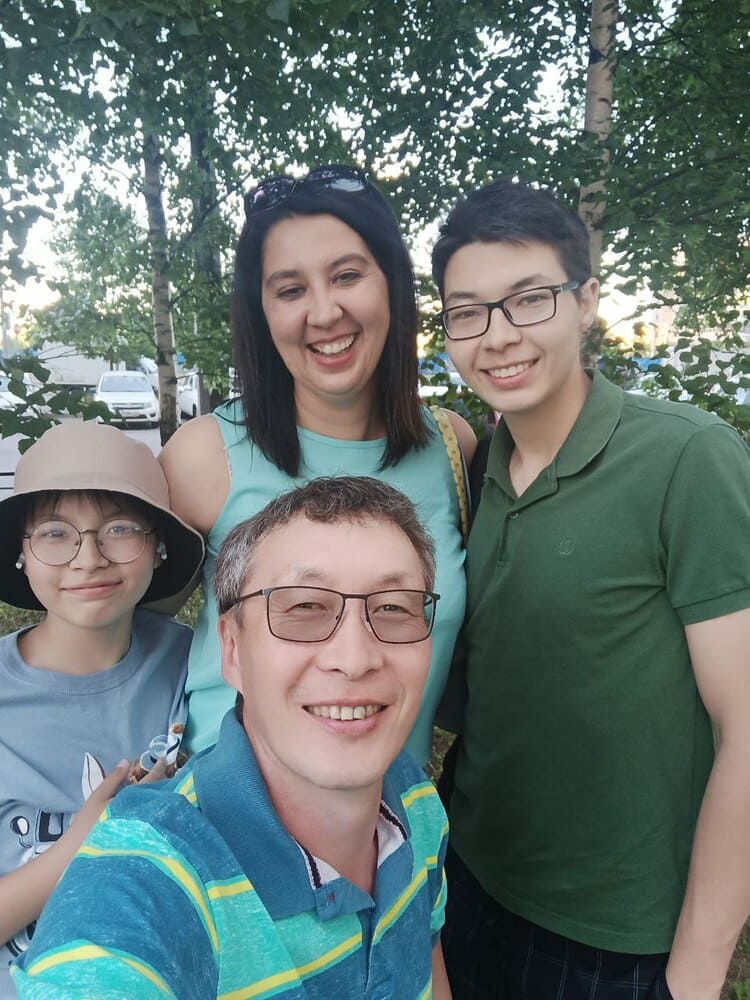 Надежда Дулганова с семьей. Фото из личного архива.