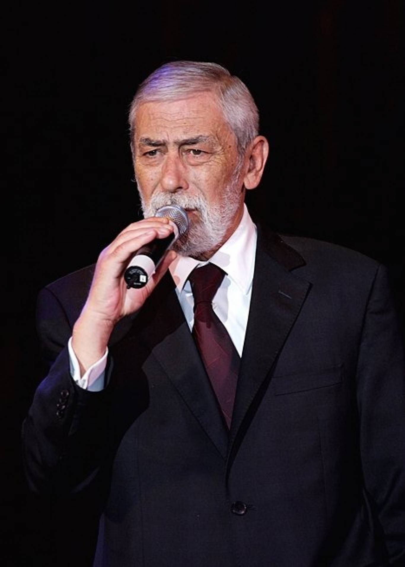 Вахтанг Кикабидзе на сцене