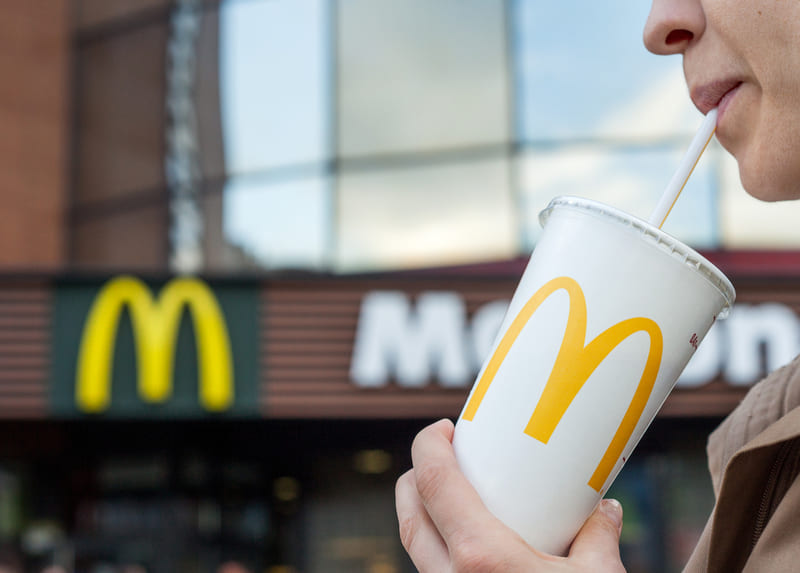 McDonald’s приняли решение перейти на многоразовую посуду