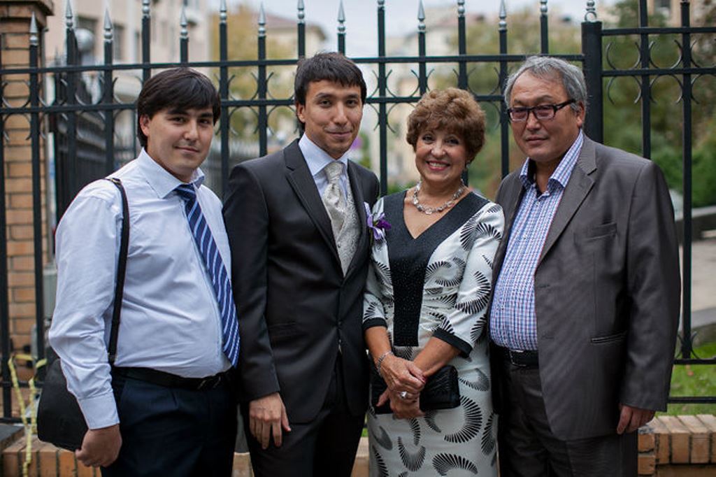 Дмитрий Абзалов с семьей