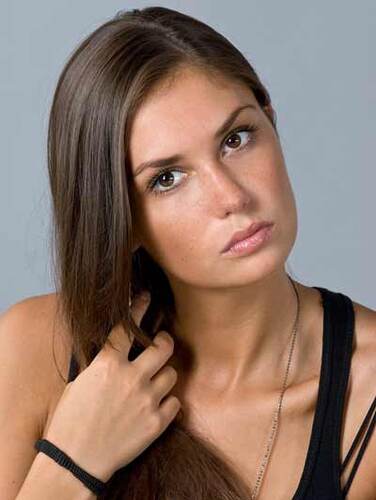 Aktrisa Agata Muceniece yalangoch