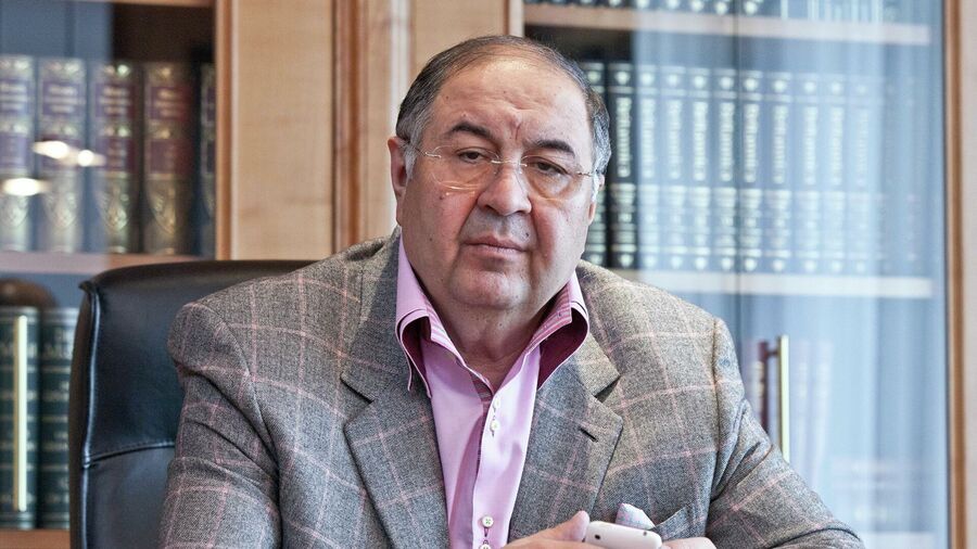 Алишер Усманов — Биография