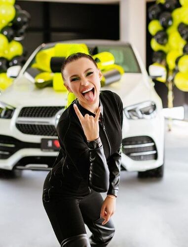 Анастасия Созоник похвасталась подписчикам покупкой новой машины