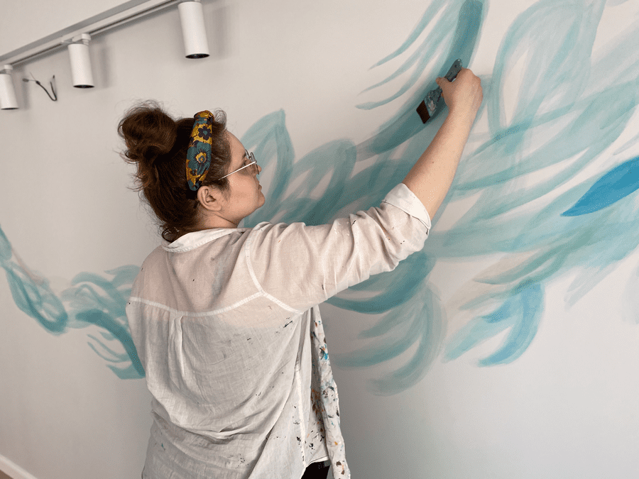 Юлия Воинова о творчестве и создании команды художников по росписи стен Uva Art