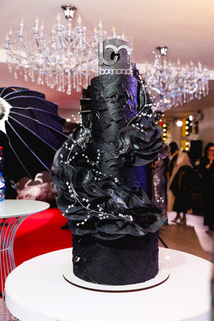 Праздничный торт от Яны Поповой, бренд OKUENNIE TORTY. Фотограф: Александр Назаров.