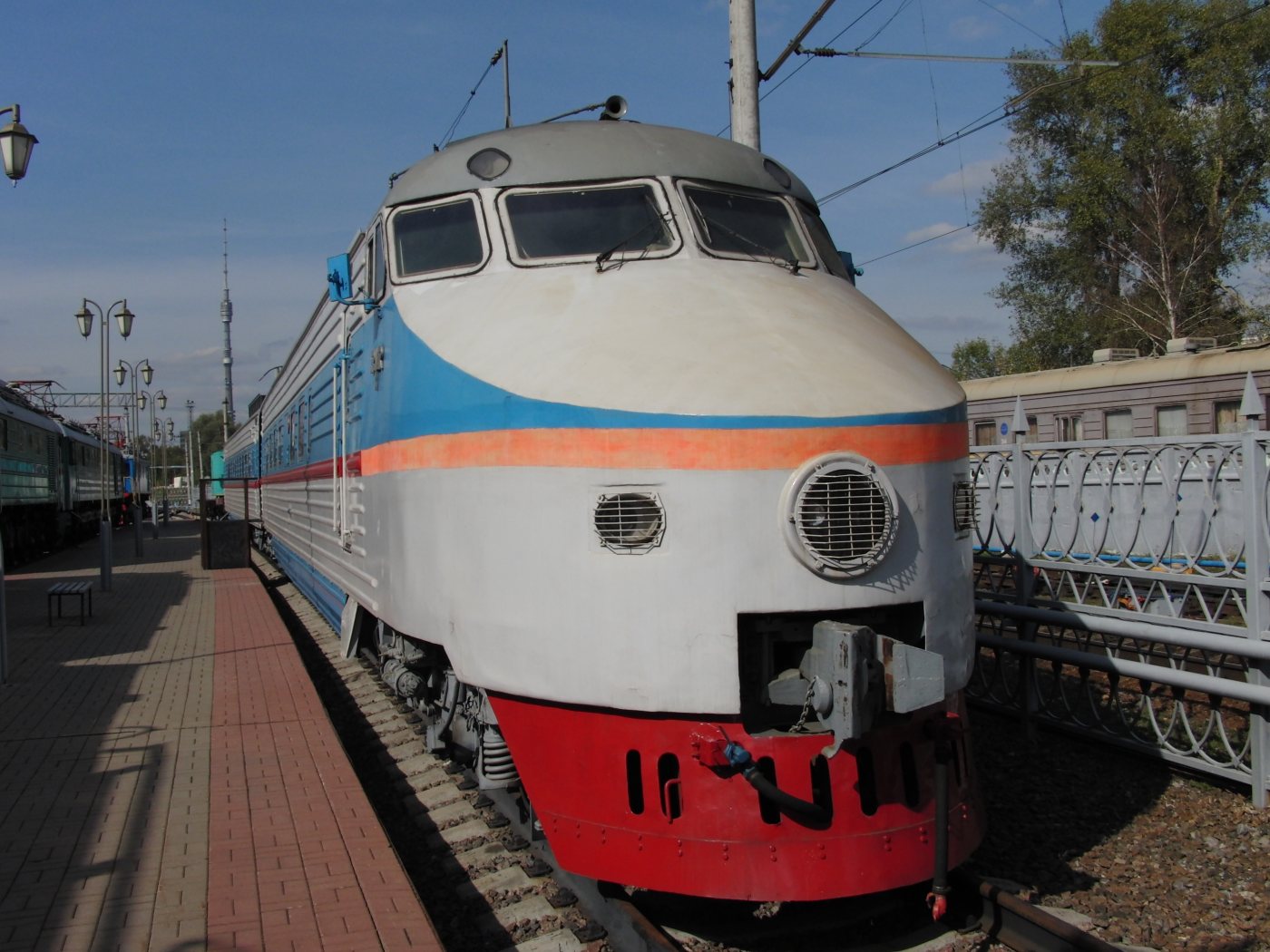 Головной вагон ЭР200-1