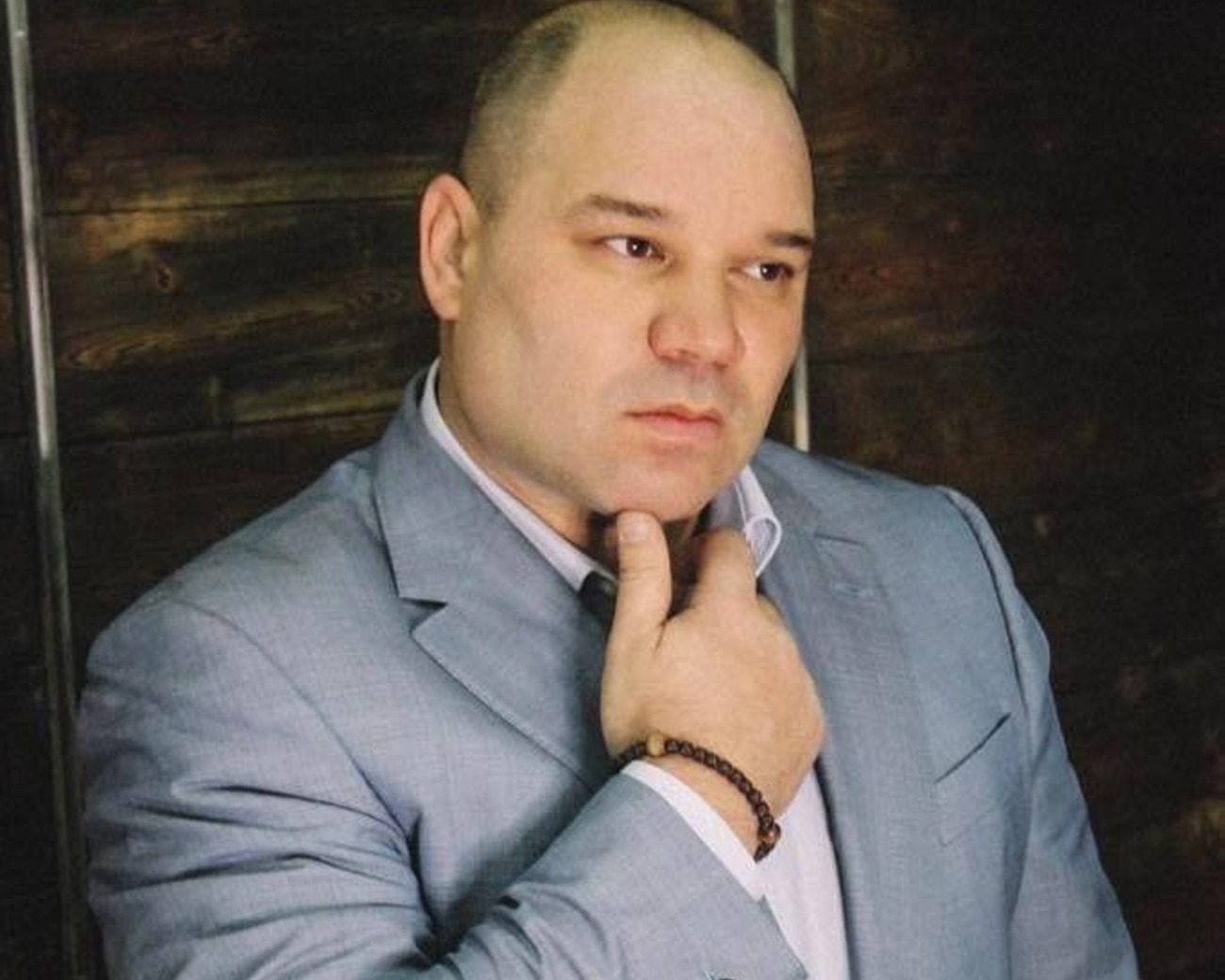 Руслан Шаров