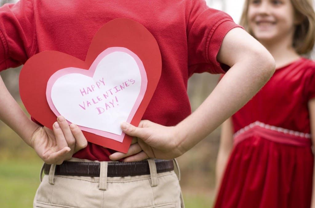 С Днем Святого Валентина: как звезды поздравили любимых с праздником
