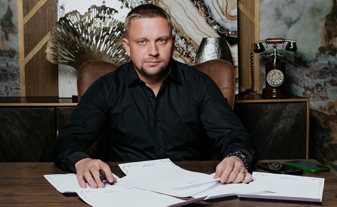 «Подпись — ваш голос на бумаге»: история создателя автографов Александра Климко