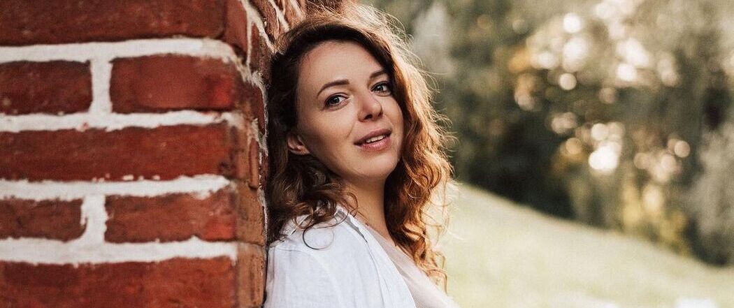 Женя Огурцова выпустит книгу о воспитании детей